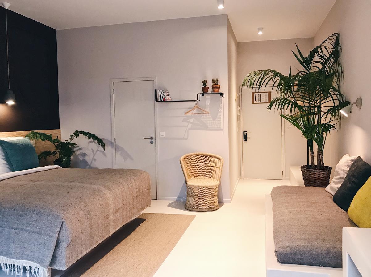 Latroupe Jardin Secret Saint-Gilles Exterior foto